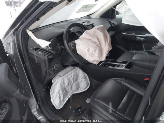 1FMCU9J96HUC17751 Ford Escape Titanium