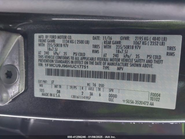 1FMCU9J96HUC17751 Ford Escape Titanium