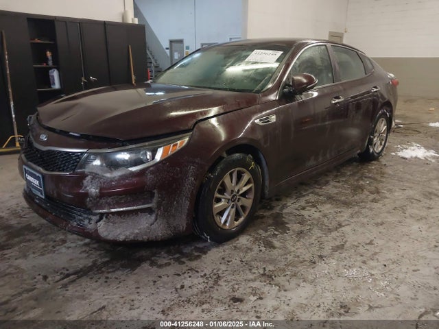 KIA Optima Lx 2018 5XXGT4L32JG207055 Image 2