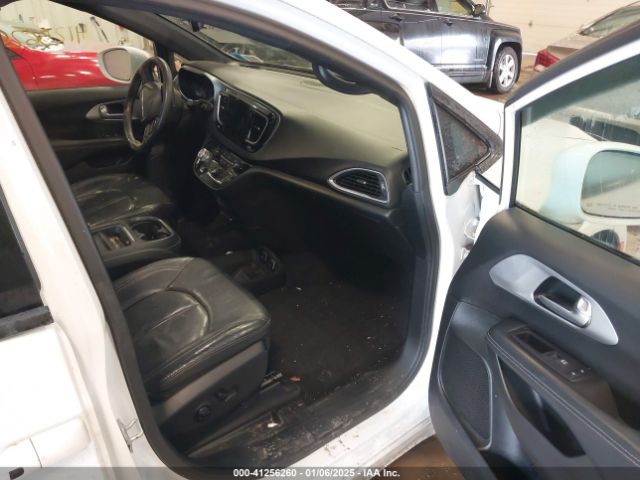 2018 CHRYSLER PACIFICA 2C4RC1BG5JR193591 Photo 4