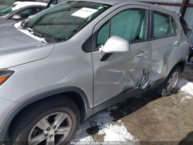 3GNCJNSB9LL127074 Chevrolet Trax Awd Ls