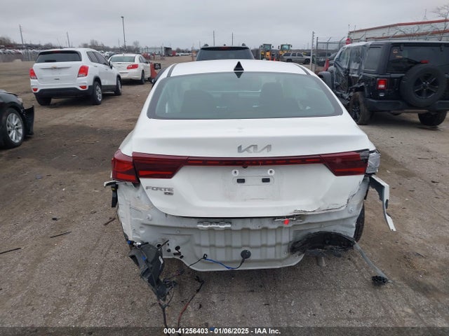 3KPF24AD1RE702135 KIA FORTE LX