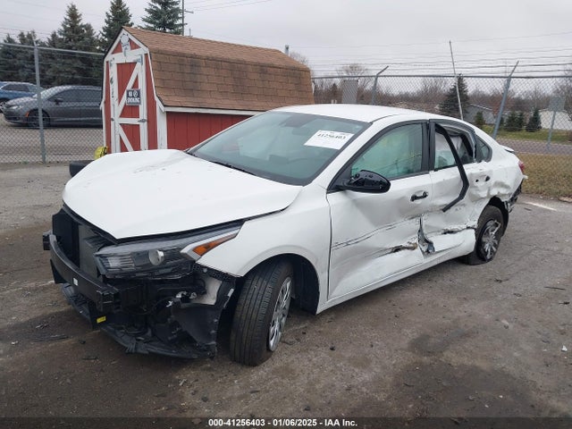 3KPF24AD1RE702135 KIA FORTE LX