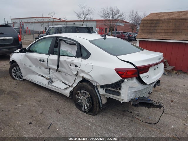 3KPF24AD1RE702135 KIA FORTE LX