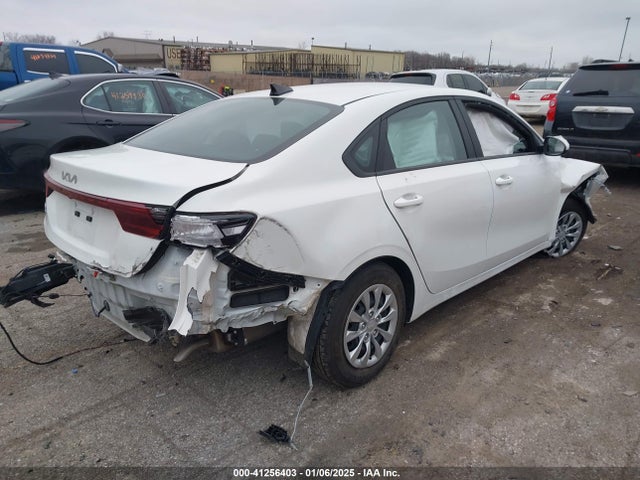 3KPF24AD1RE702135 KIA FORTE LX
