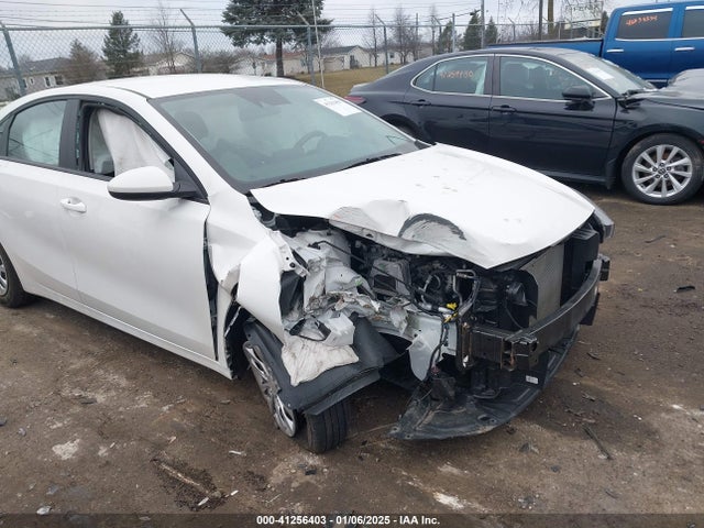 3KPF24AD1RE702135 KIA FORTE LX