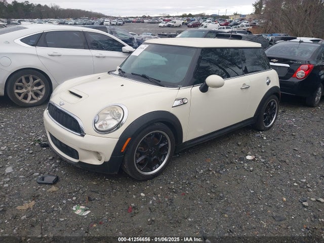 2009 MINI COOPER S WMWMF73539TW85524 Photo 1