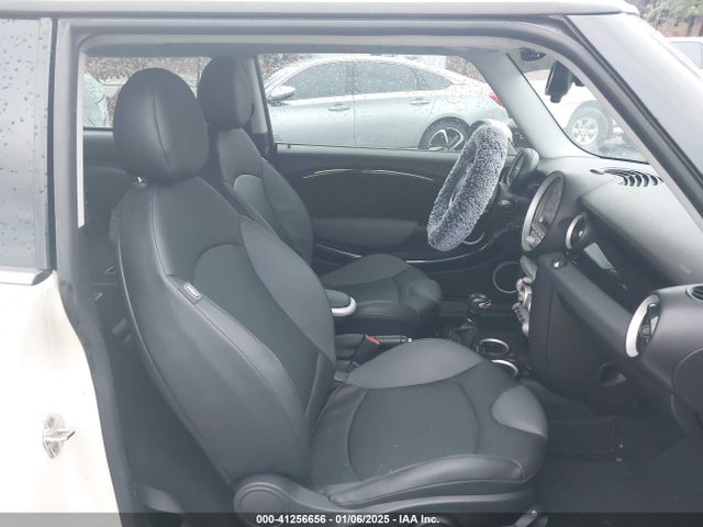 2009 MINI COOPER S WMWMF73539TW85524 Photo 4