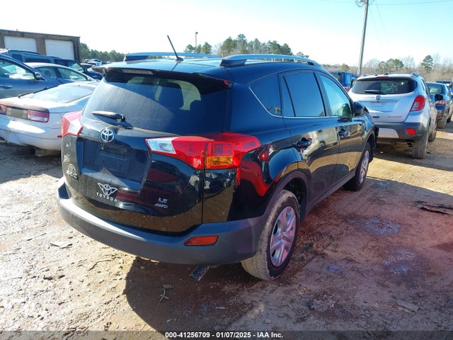 2T3BFREV1FW407507 Toyota RAV4 LE