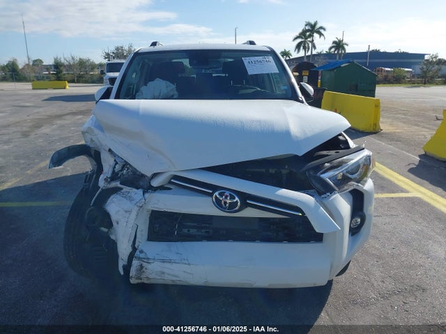 Toyota 4RUNNER SR5 2024 JTEEU5JR6R5310976 Image 12