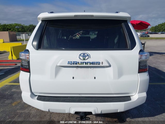 Toyota 4RUNNER SR5 2024 JTEEU5JR6R5310976 Image 16