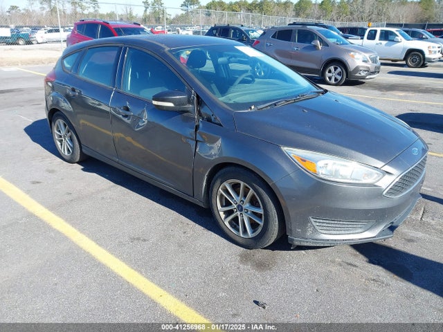 Ford FOCUS SE 2016 1FADP3K23GL269444 Image 1