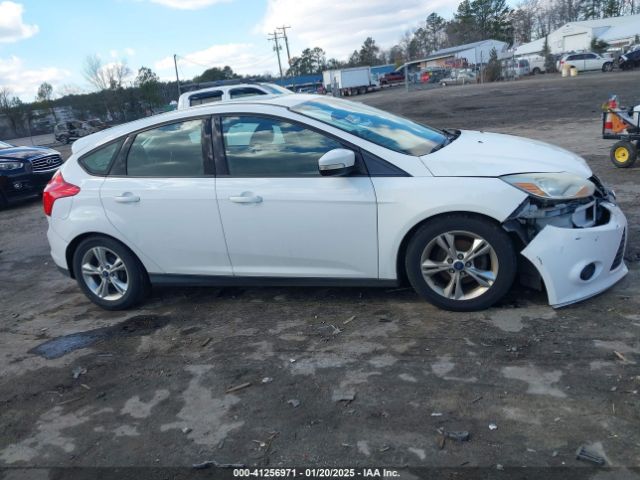 1FADP3K25EL233218 Ford FOCUS SE