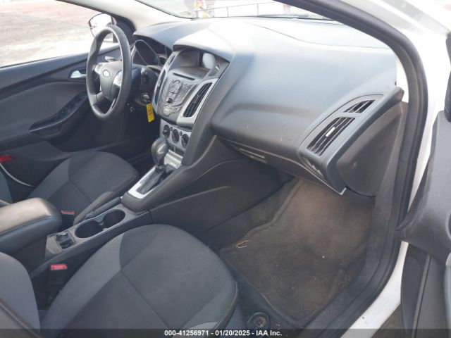 1FADP3K25EL233218 Ford FOCUS SE