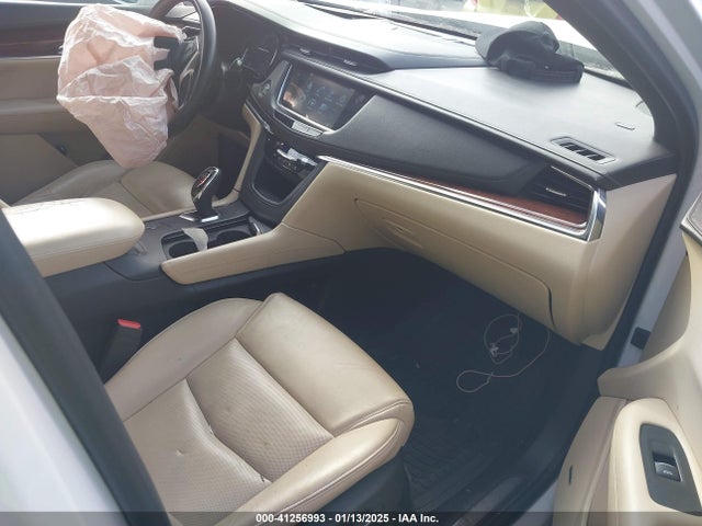 2017 CADILLAC XT5 1GYKNBRS4HZ103708 Photo 4