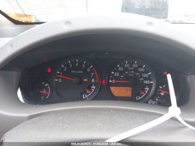 5N1AN0NU7EN802830 Nissan Xterra S
