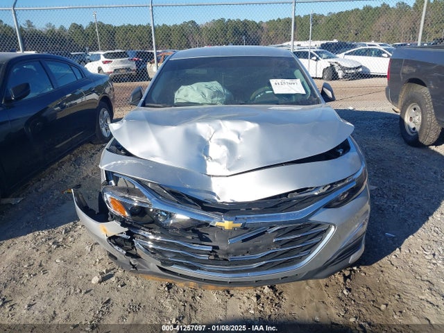 1G1ZC5ST5NF142537 Chevrolet Malibu Fwd 1fl