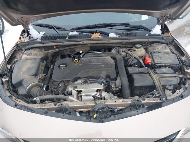 1G1ZD5ST1JF209738 Chevrolet MALIBU LT
