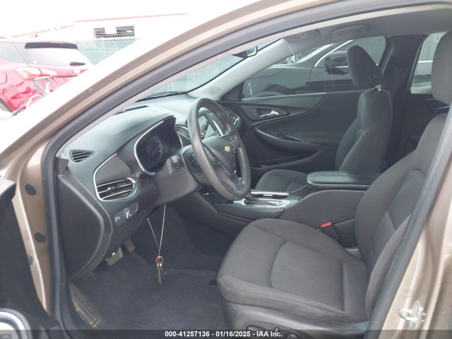 1G1ZD5ST1JF209738 Chevrolet MALIBU LT
