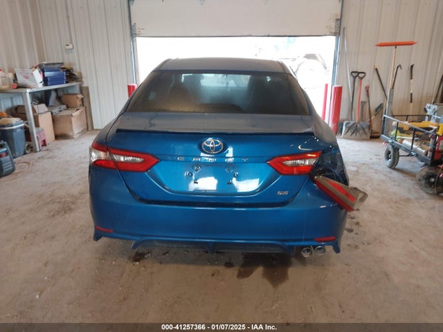 41257366 :رقم المزاد ، 4T1B11HKXJU008971 vin ، 2018 Toyota Camry Se مزاد بيع