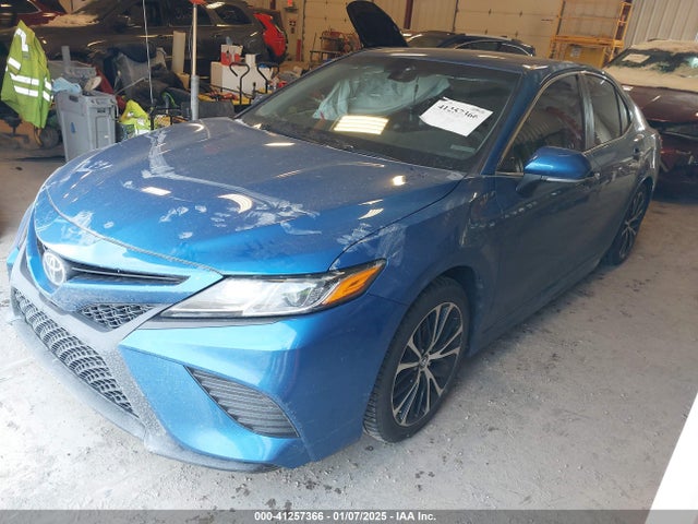 41257366 :رقم المزاد ، 4T1B11HKXJU008971 vin ، 2018 Toyota Camry Se مزاد بيع