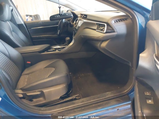 41257366 :رقم المزاد ، 4T1B11HKXJU008971 vin ، 2018 Toyota Camry Se مزاد بيع