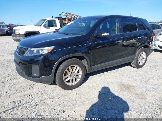 KIA SORENTO LX 2015 5XYKT3A67FG563411 Image 2