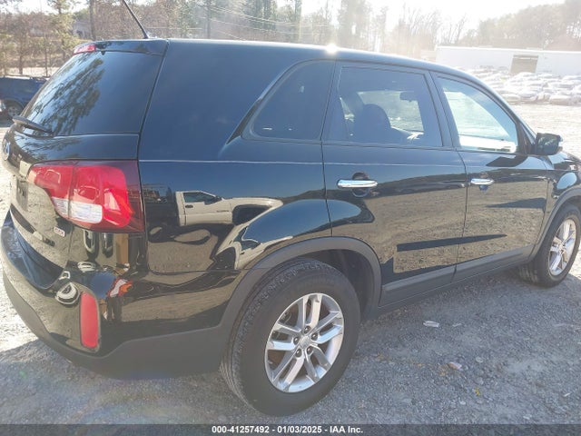 KIA SORENTO LX 2015 5XYKT3A67FG563411 Image 4