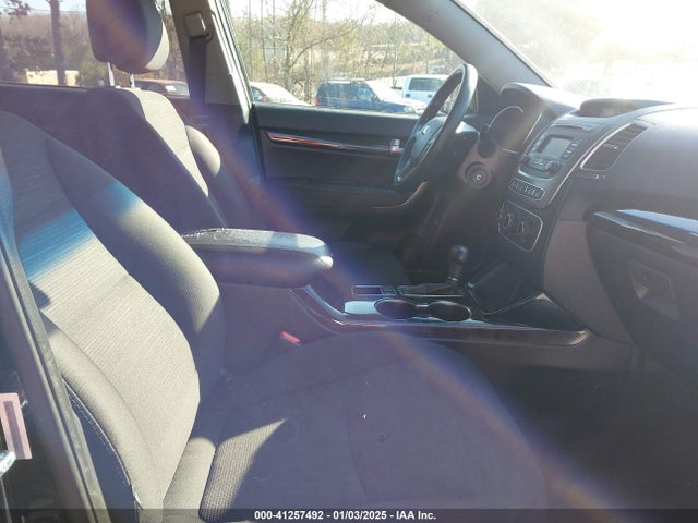 KIA SORENTO LX 2015 5XYKT3A67FG563411 Image 5