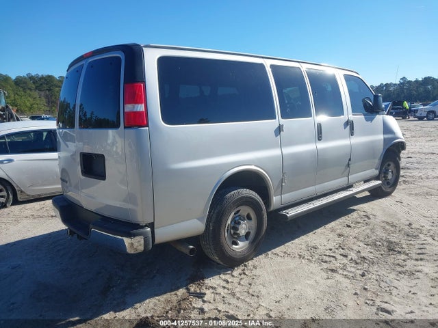 1GAWGFFG0J1242384 Chevrolet Express 2500 Lt