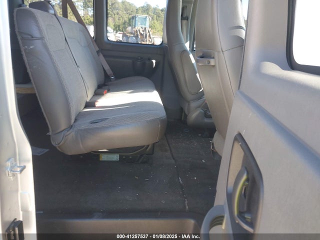 1GAWGFFG0J1242384 Chevrolet Express 2500 Lt