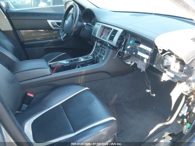 2013 JAGUAR XF SAJWA0HE5DMS81686 Photo 4