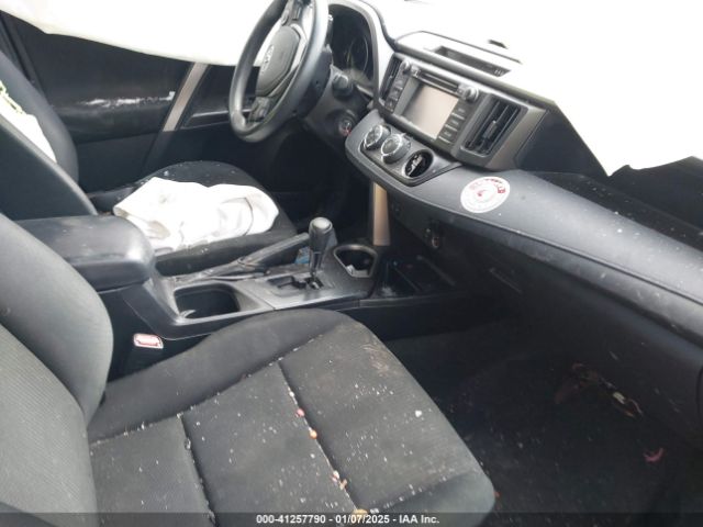 JTMZFREV9HJ119332 Toyota RAV4 LE