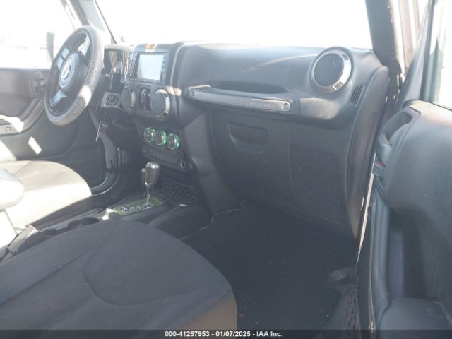 1C4HJWDG1HL751077 Jeep Wrangler Unlimited Sport 4x4
