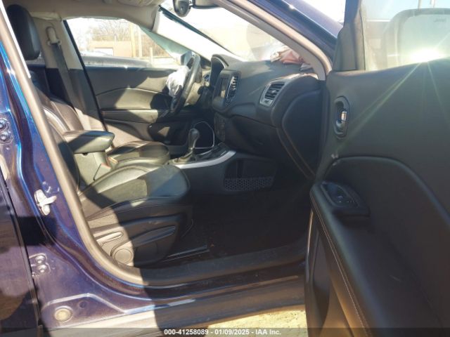 3C4NJDBB8JT398720 Jeep Compass Latitude 4x4
