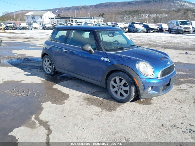 2007 MINI COOPER S WMWMF73567TL87773 Photo 0