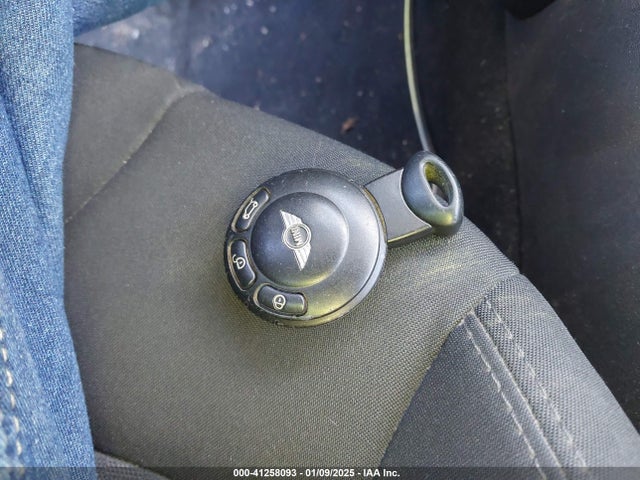 2007 MINI COOPER S WMWMF73567TL87773 Photo 10