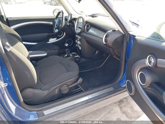 2007 MINI COOPER S WMWMF73567TL87773 Photo 4