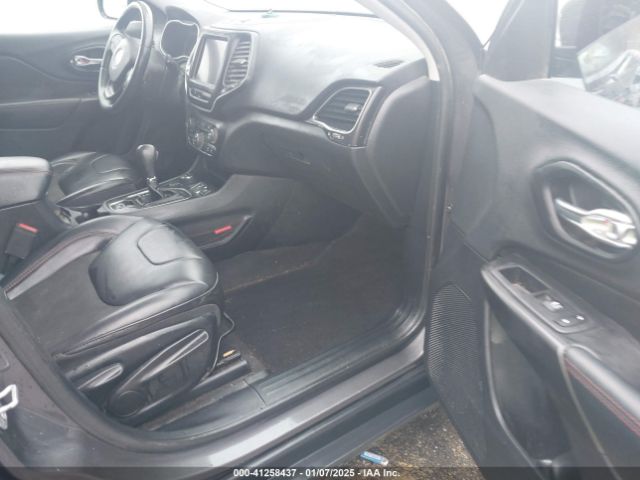 1C4PJMBXXKD305109 Jeep Cherokee Trailhawk 4x4