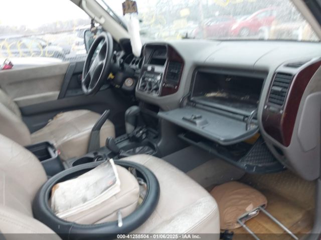 2001 MITSUBISHI MONTERO JA4MW31R11J008077 Photo 4