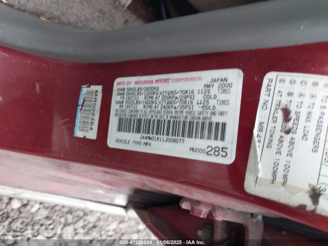 2001 MITSUBISHI MONTERO JA4MW31R11J008077 Photo 8