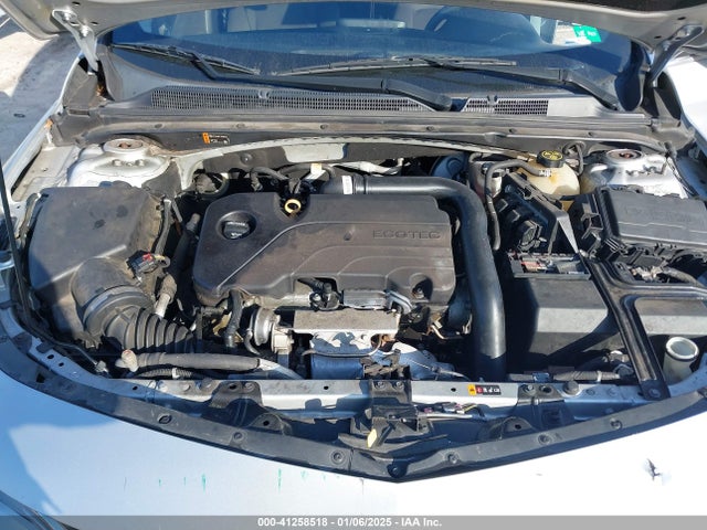 1G1ZD5ST0JF268215 Chevrolet MALIBU LT