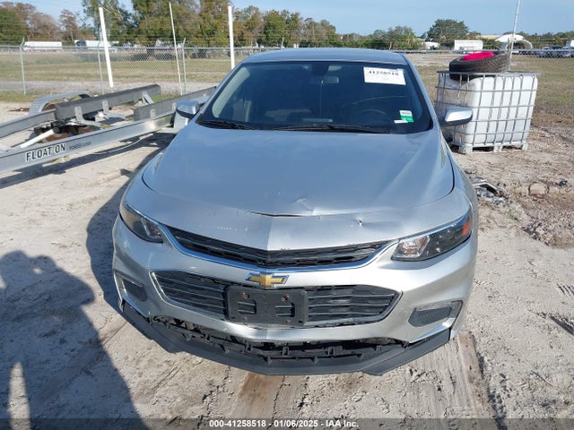 1G1ZD5ST0JF268215 Chevrolet MALIBU LT