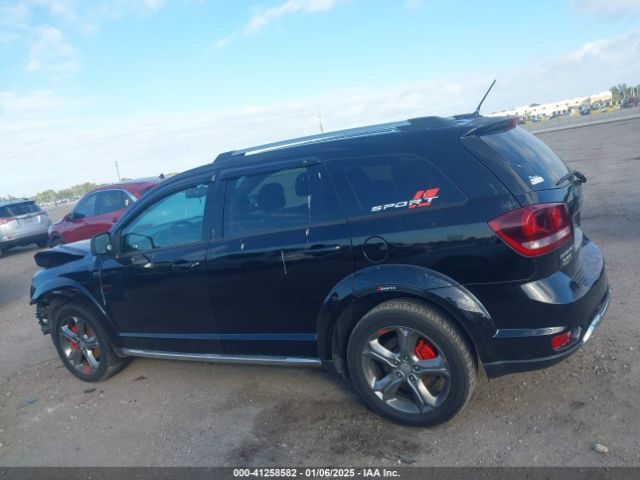 3C4PDCGB8FT556726 Dodge Journey Crossroad