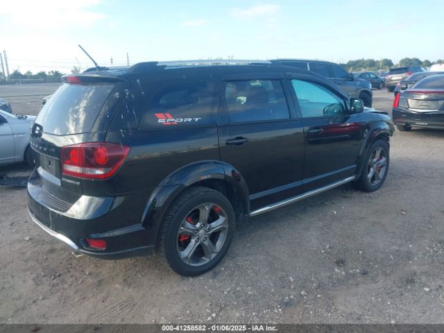 3C4PDCGB8FT556726 Dodge Journey Crossroad