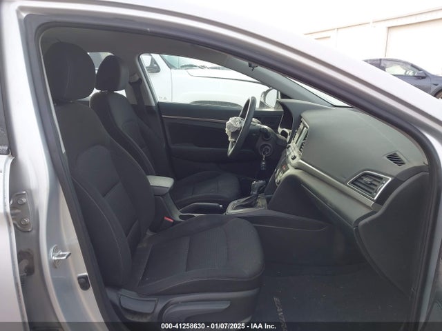 5NPD84LF8JH311410 Hyundai ELANTRA SEL