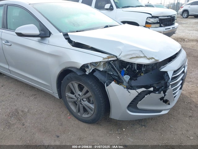 5NPD84LF8JH311410 Hyundai ELANTRA SEL