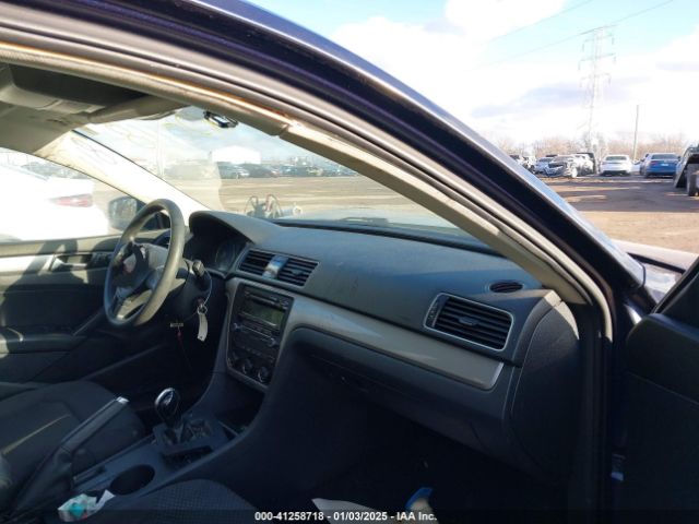 1VWAT7A35EC114799 Volkswagen Passat 1.8t S