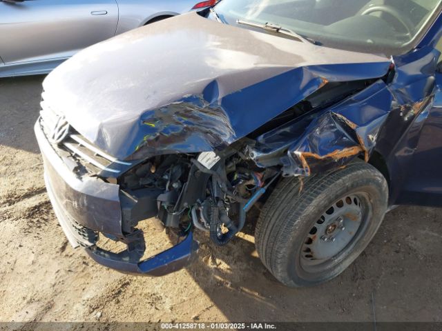1VWAT7A35EC114799 Volkswagen Passat 1.8t S