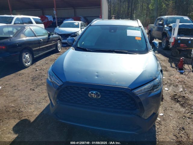 7MUCAAAG8NV028165 Toyota Corolla Cross Le